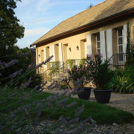Les Communs Du Manoir Apartamento Écully Exterior foto