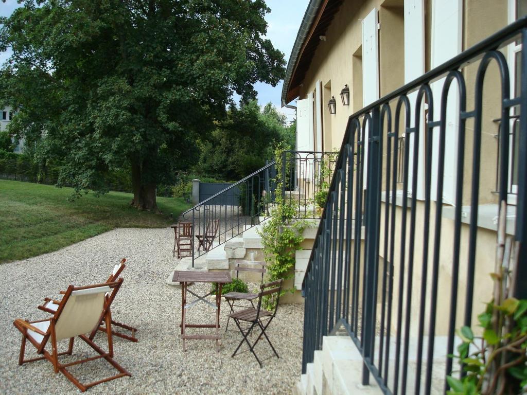 Les Communs Du Manoir Apartamento Écully Exterior foto